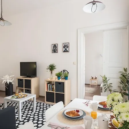 Center Near Old Town Square By Easybnb Apartment